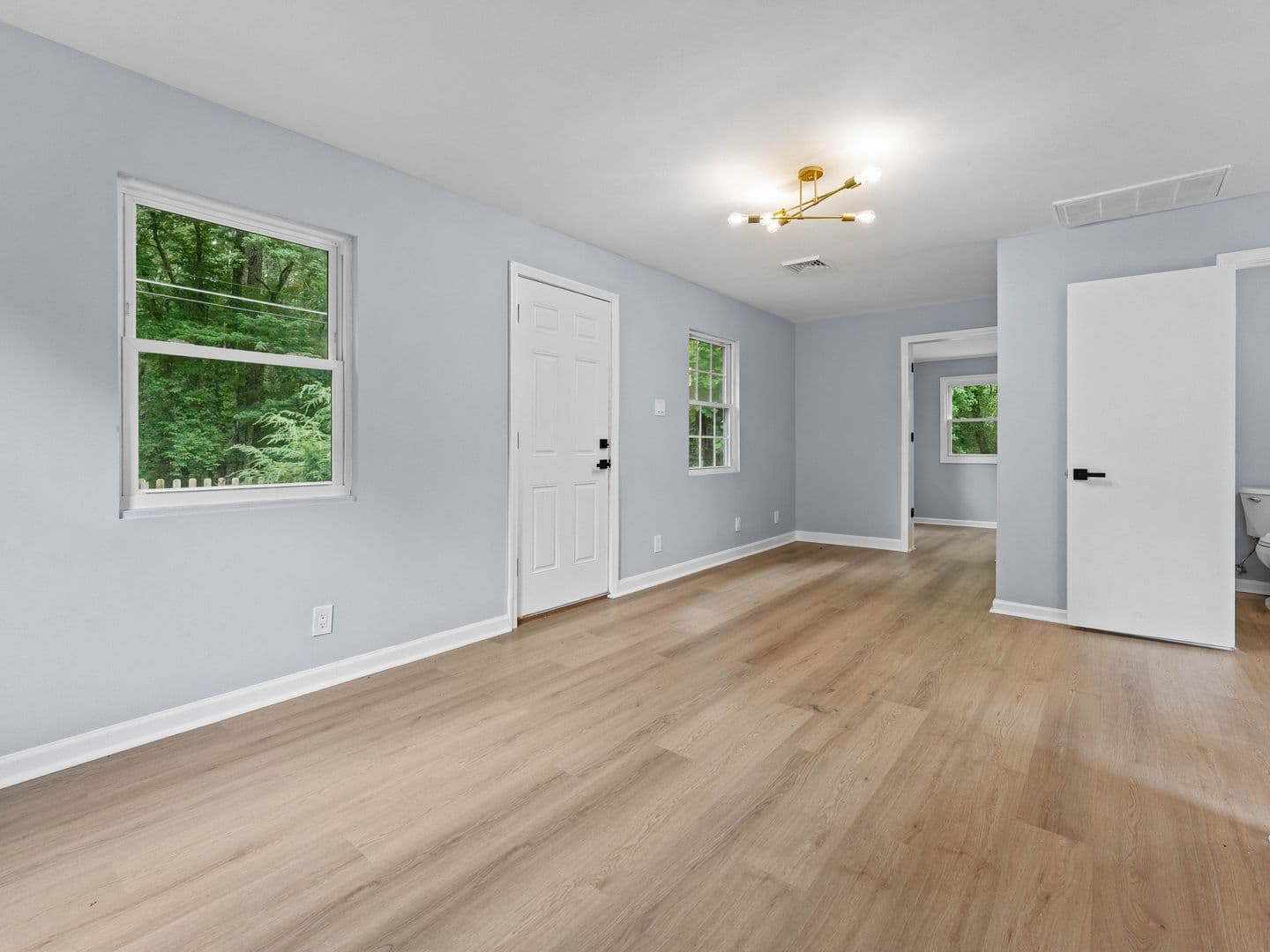 Browns Mills House: 1400 Vine St