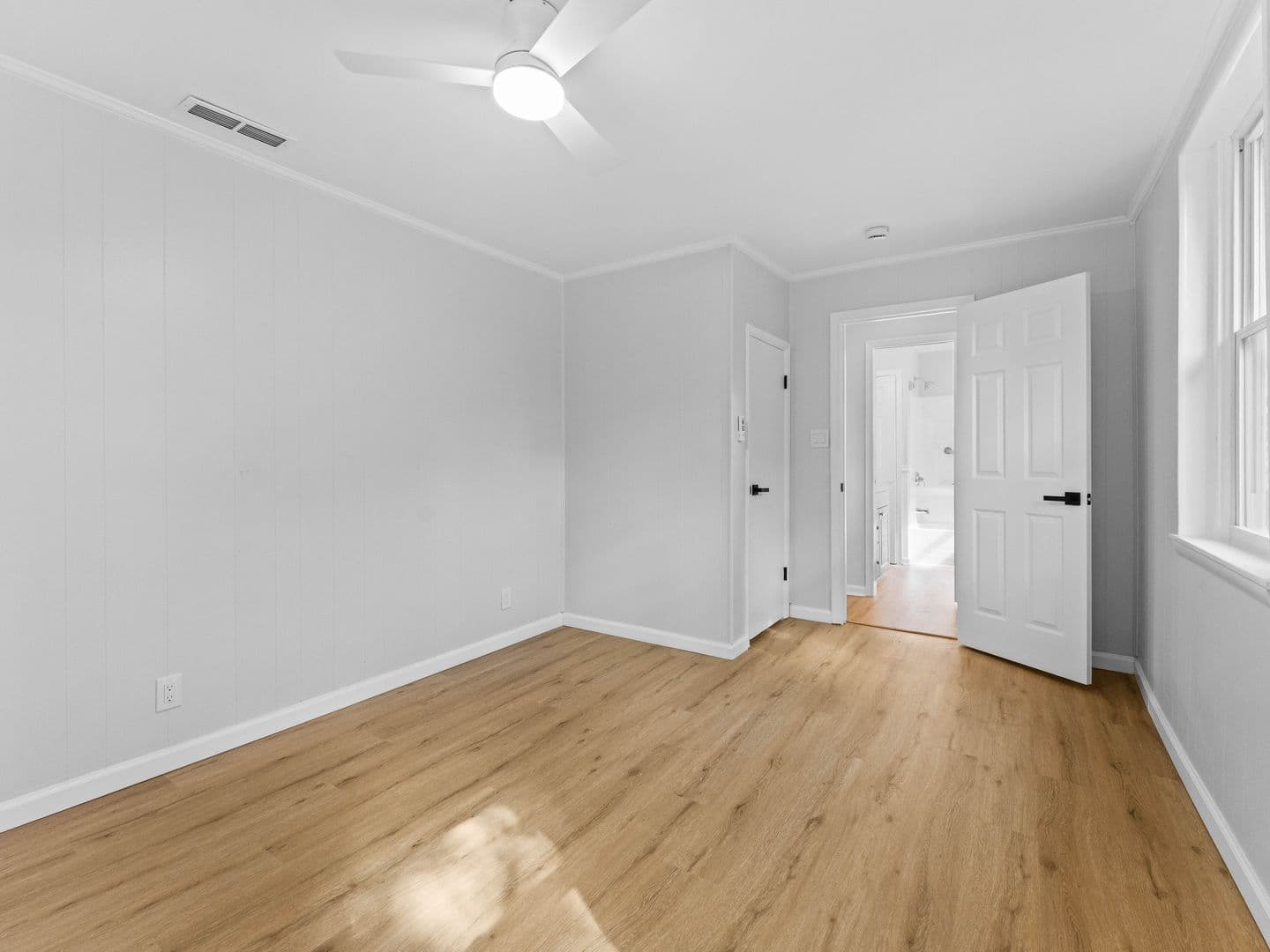 Millville House: 817 E Vine St