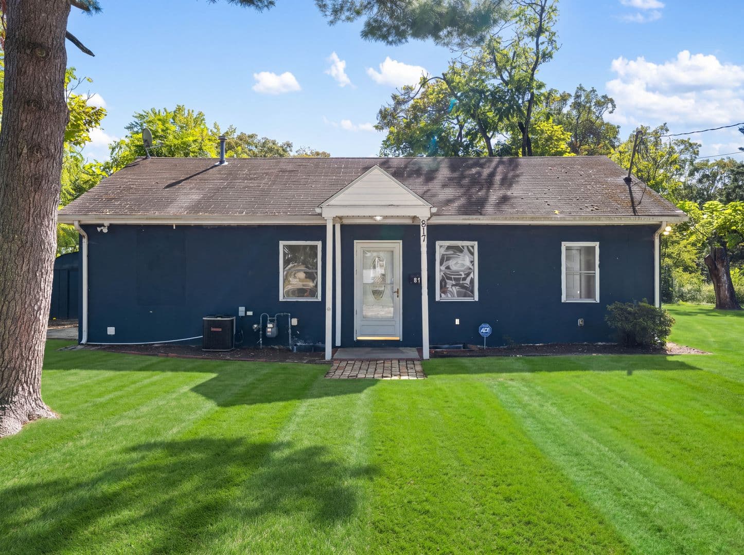 Millville House: 817 E Vine St