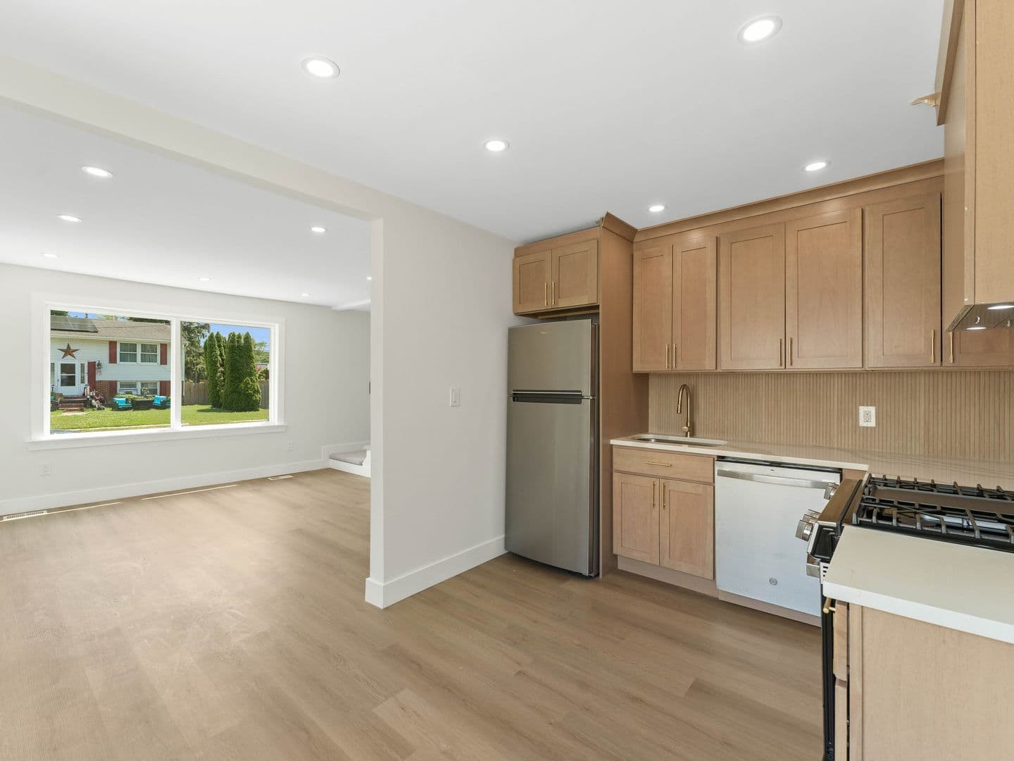 Magnolia House: 607 W Madison Ave