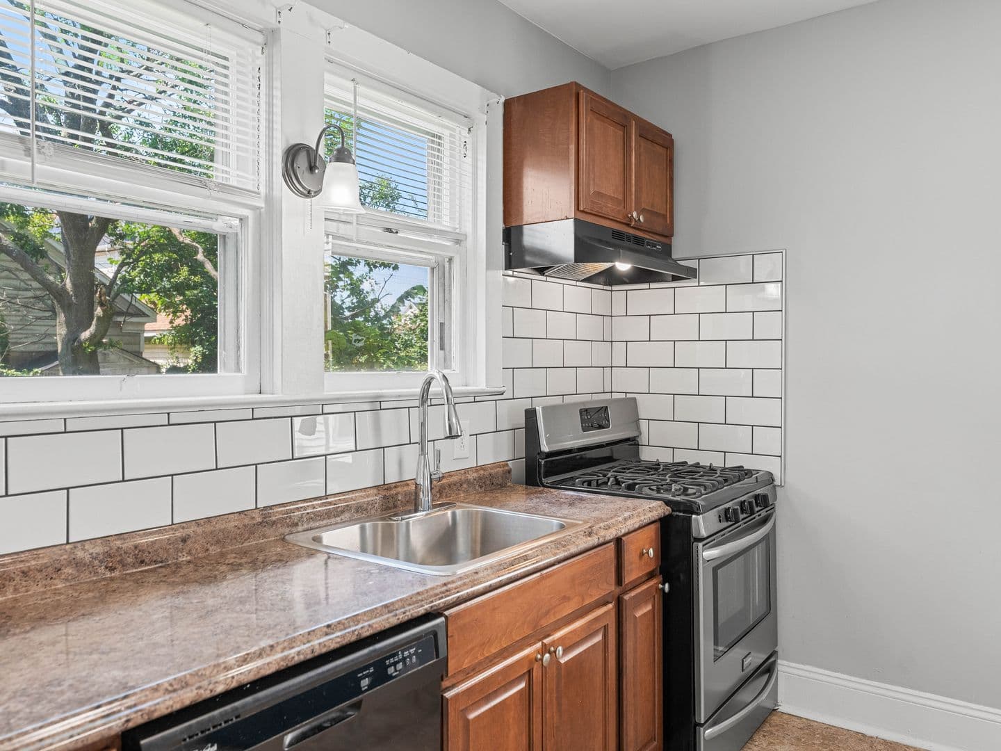 Riverside House: 224 Taylor St