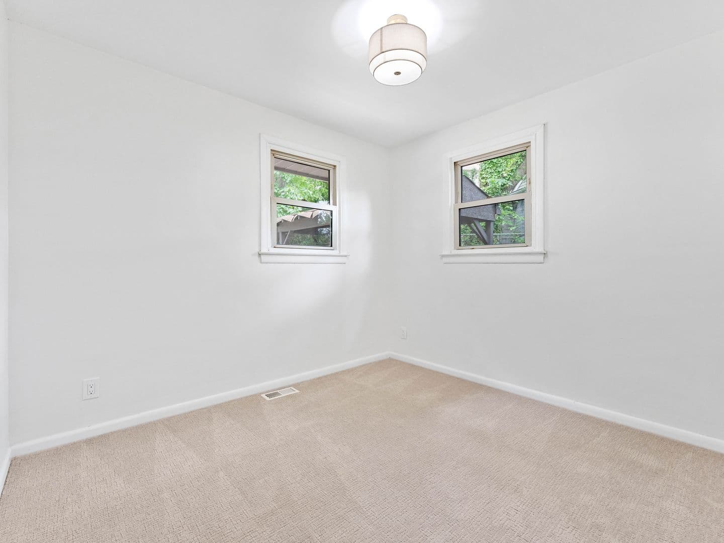 Lawnside House: 109 White Horse Pike N