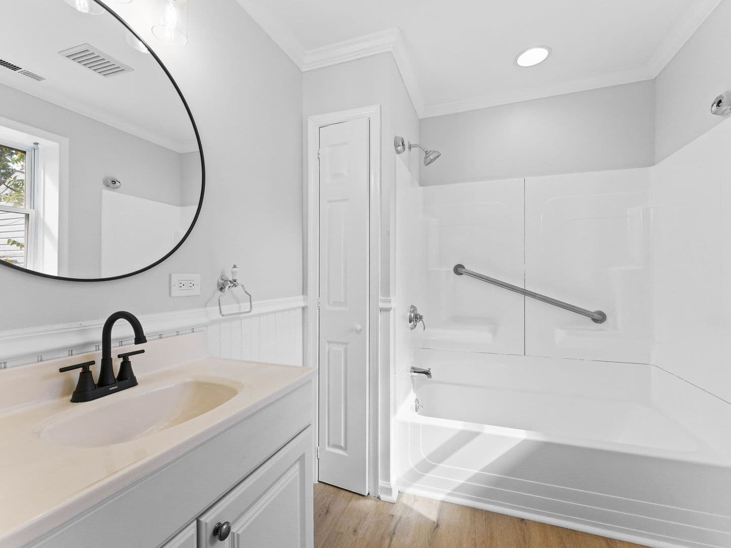 Millville House: 817 E Vine St