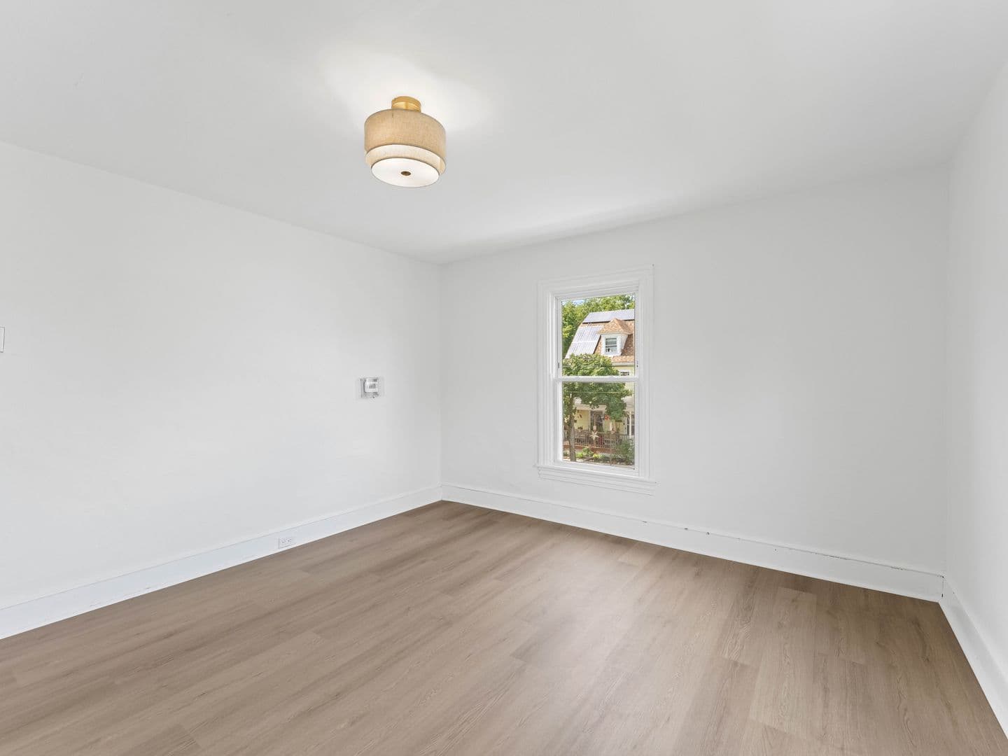 Millville House: 213 N 6th St