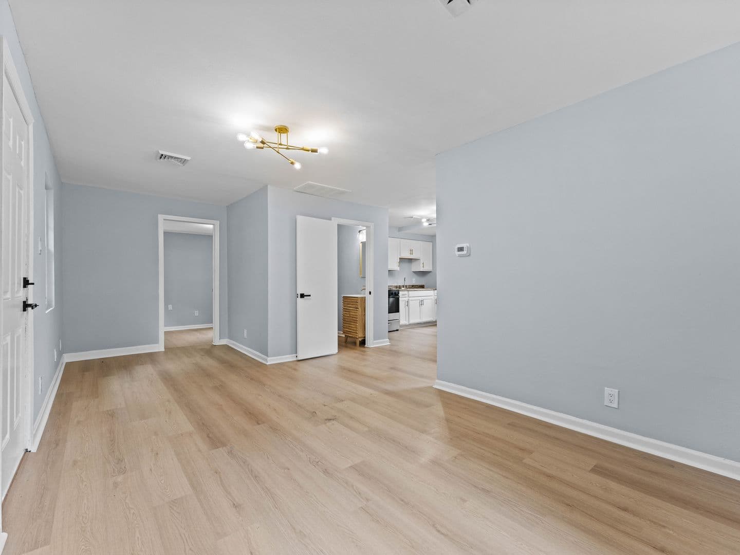 Browns Mills House: 1400 Vine St