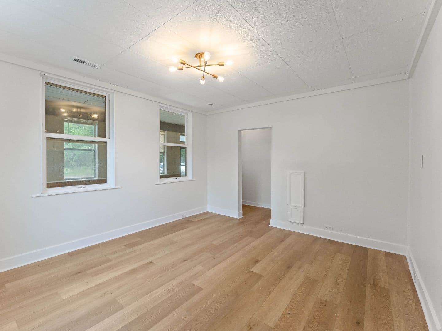 Hammonton Apartment: 45 Hall St