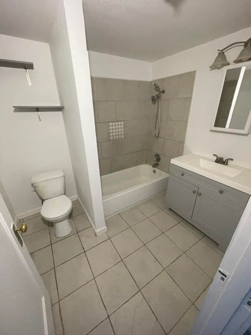 Chehalis Apartment: 267 SE Washington Avenue