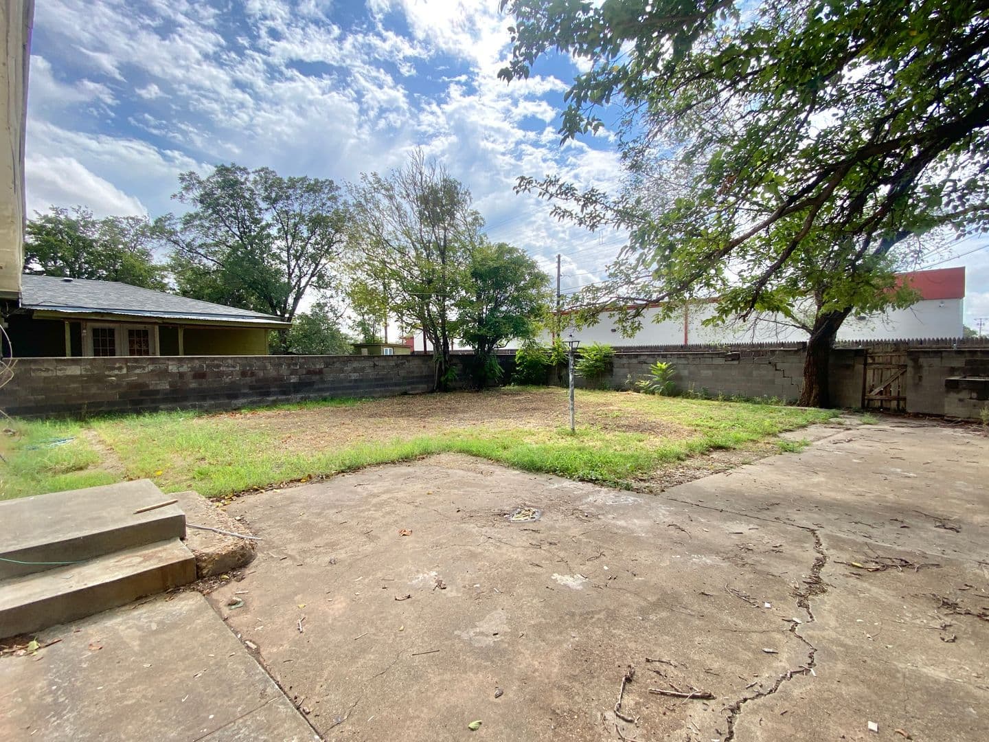 Lubbock House: 1609 39th St.