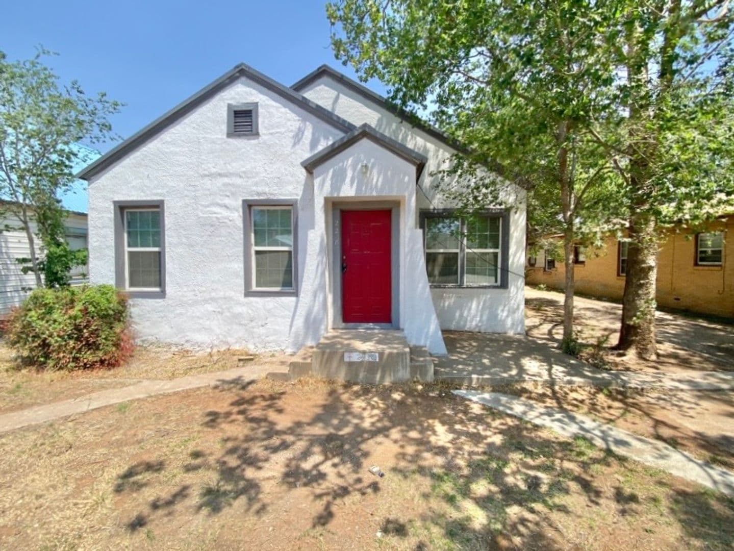 Lubbock Apartment: 2218 15th St