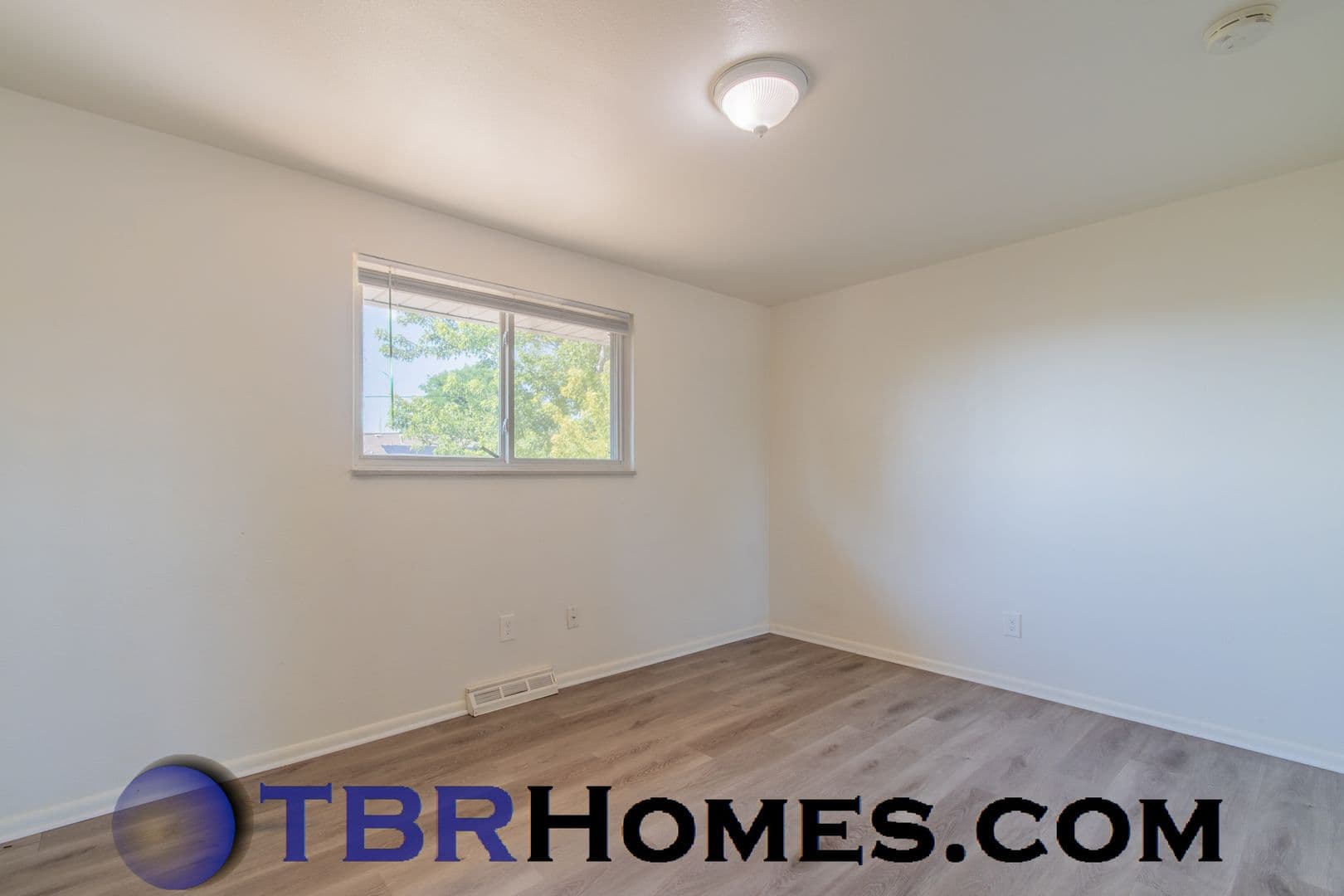 Englewood House: 2340 W Harvard Ave
