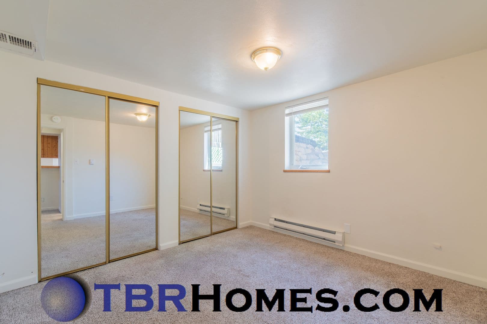 Englewood House: 2340 W Harvard Ave
