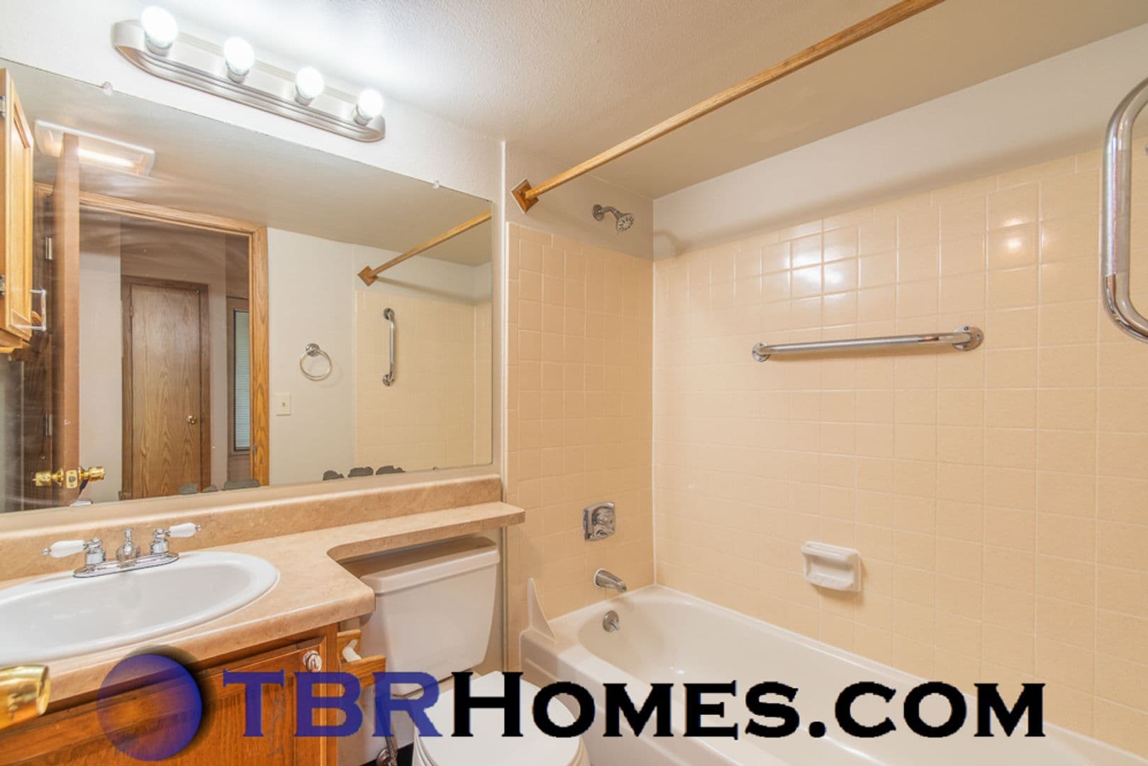 Aurora House: 920 S. Dawson Way #19