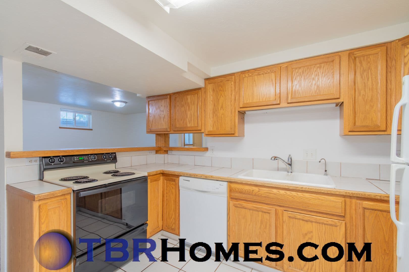 Englewood House: 2340 W Harvard Ave