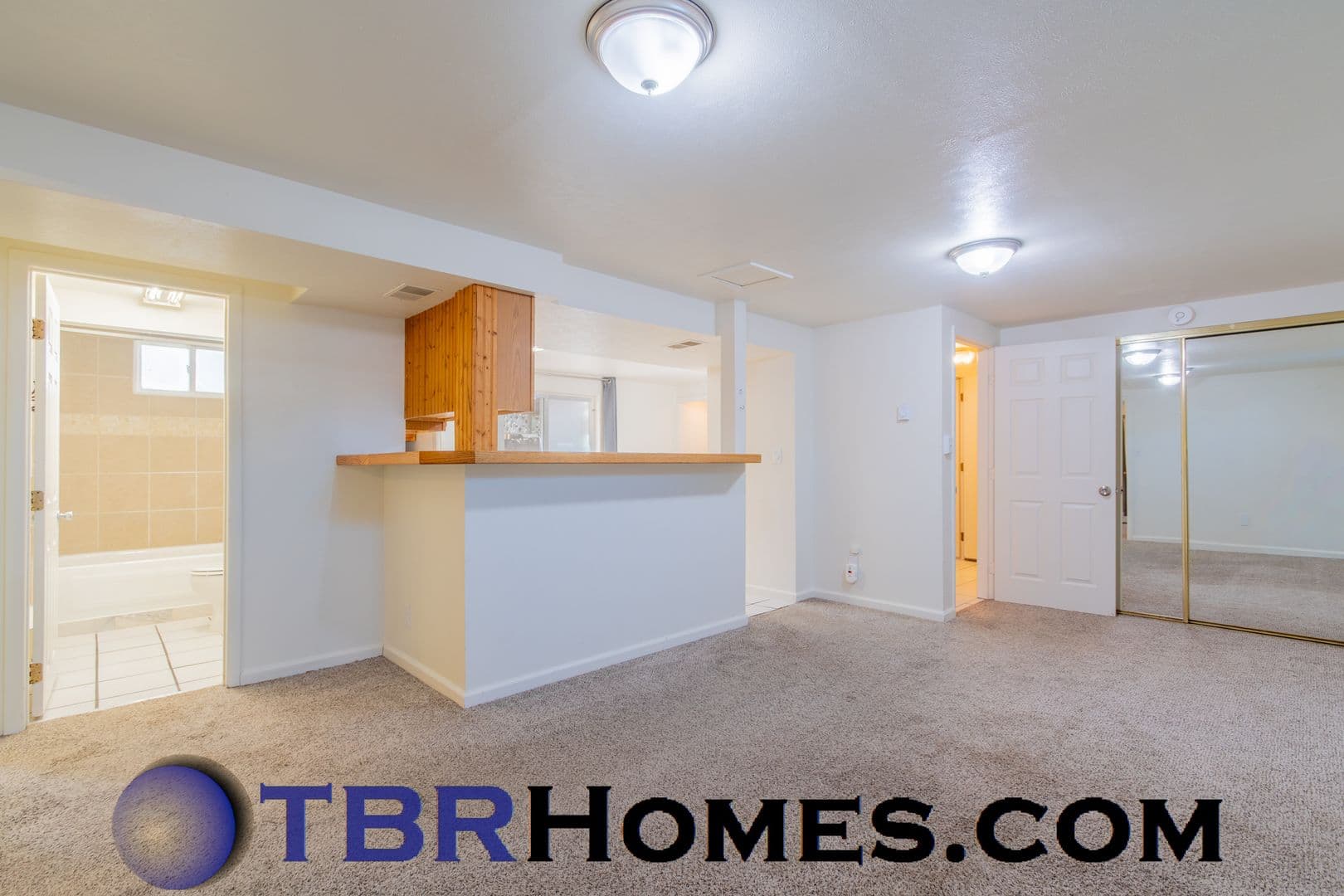 Englewood House: 2340 W Harvard Ave
