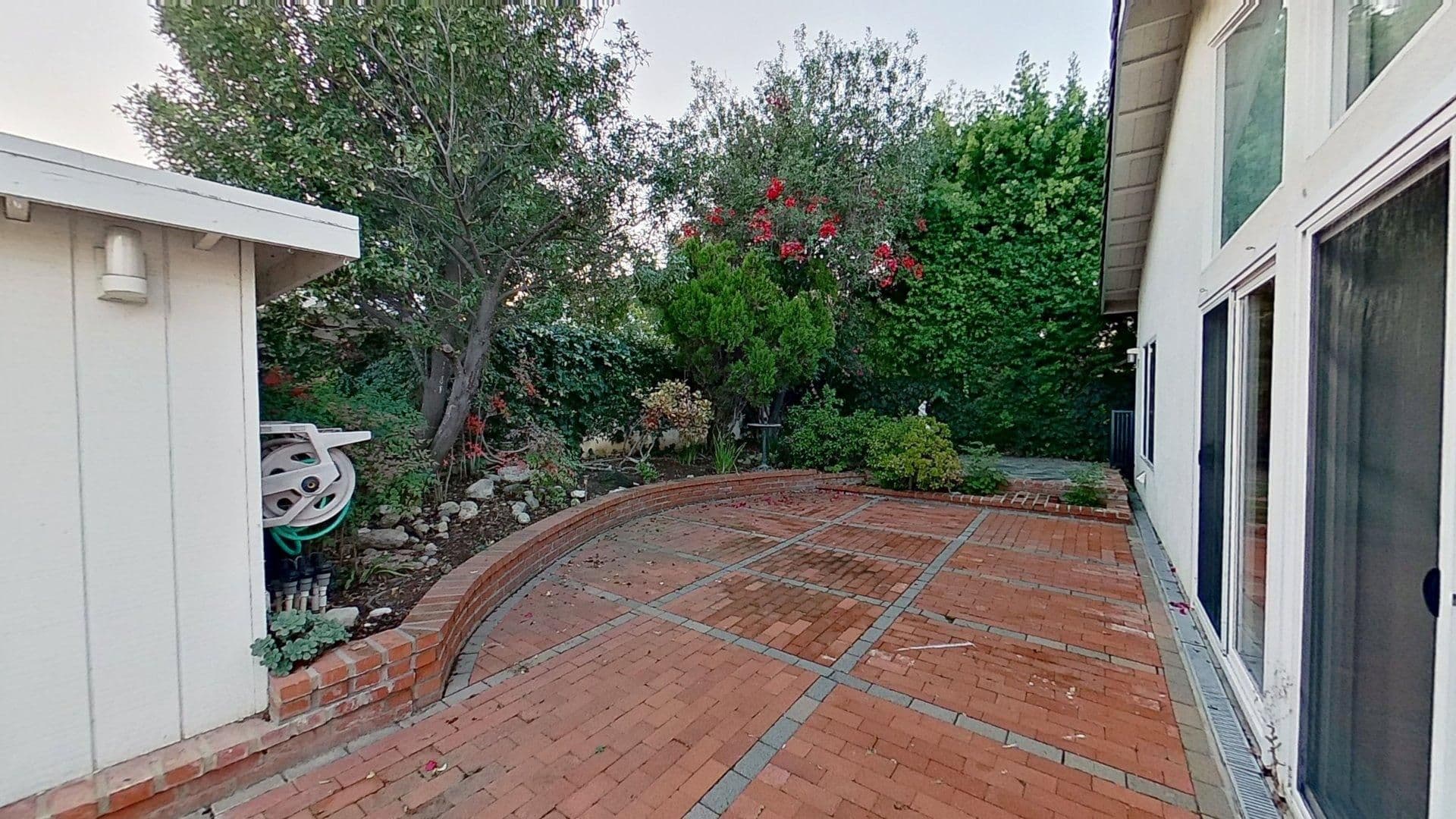 Irvine House: 5022 Hemlock