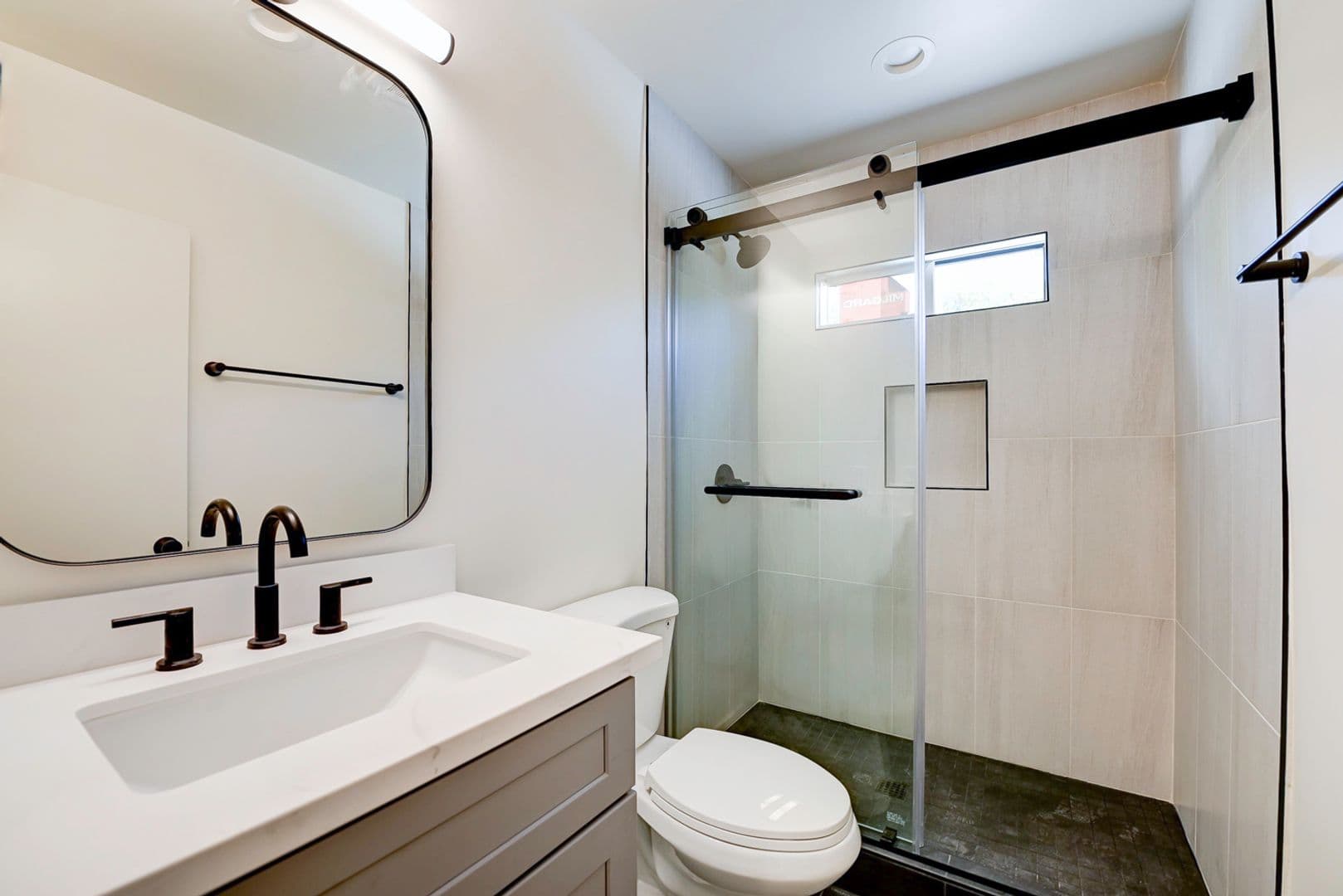 Santa Ana Condo: 829 N Garfield St