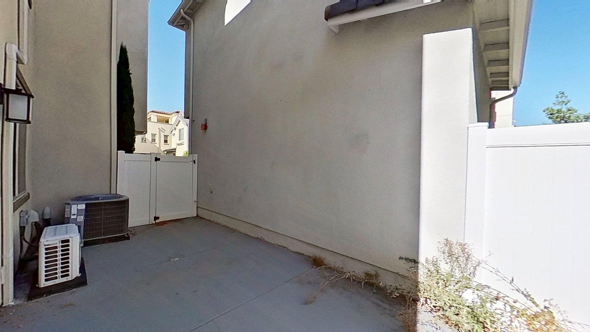 Anaheim House: 574 S Motif St.