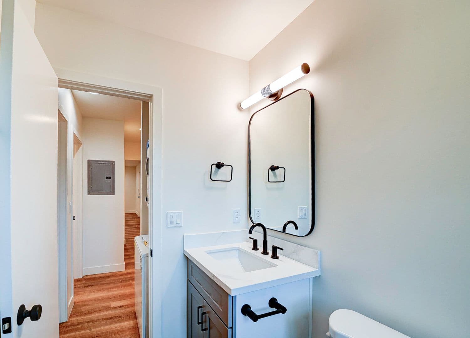 Santa Ana Condo: 829 N Garfield St