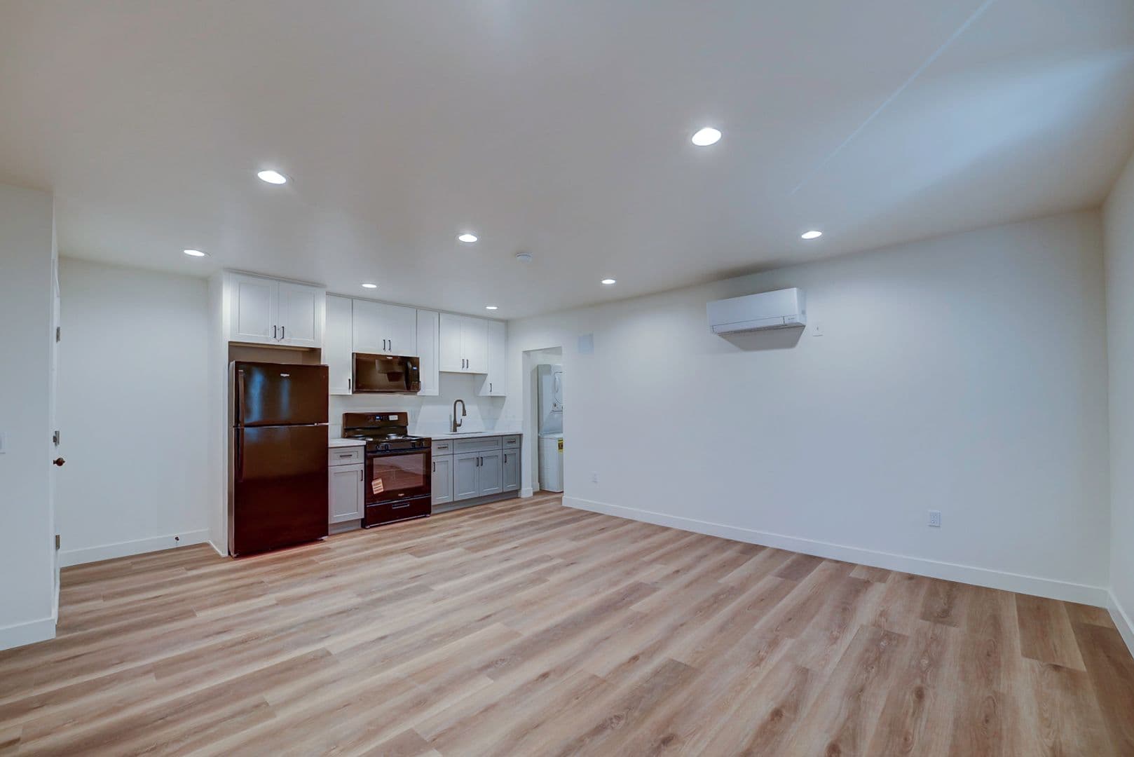 Santa Ana Condo: 829 N Garfield St