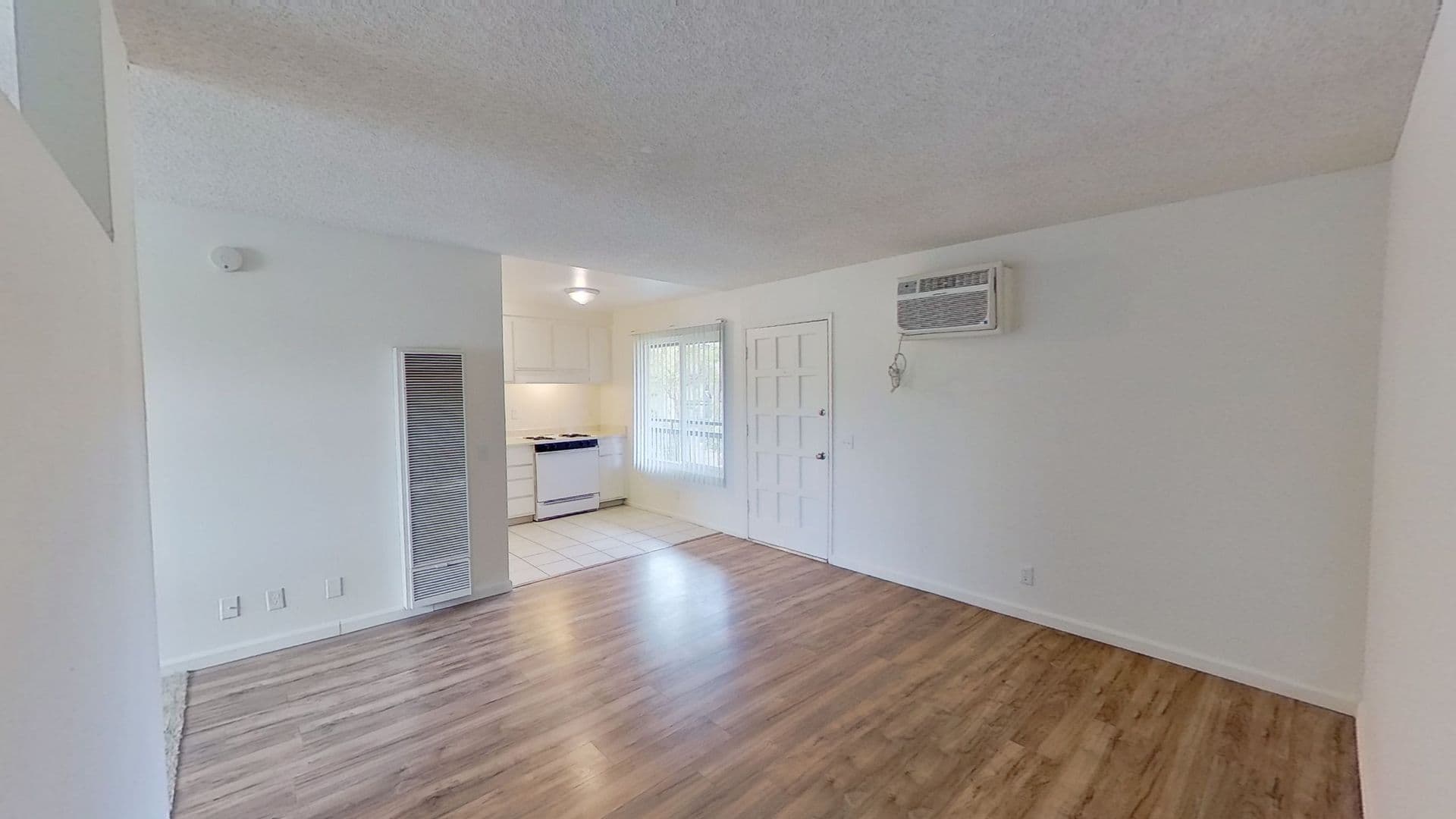 Santa Ana Apartment: 569 N. Tustin Ave
