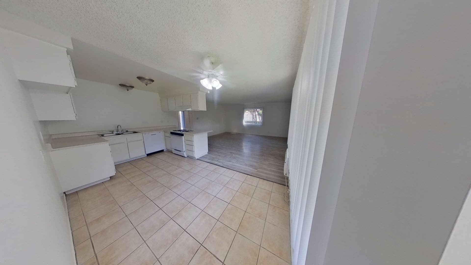 Santa Ana Apartment: 559 N. Tustin Ave