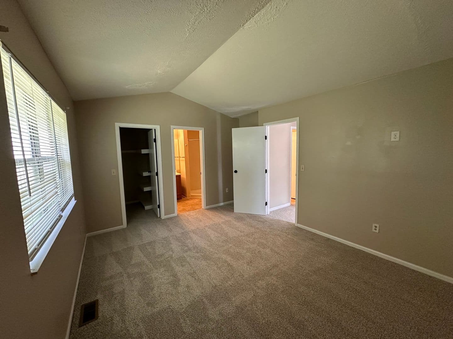 Indianapolis House: 8570 Fairway Trail