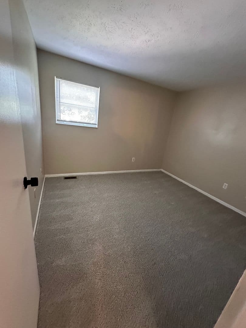 Indianapolis House: 8570 Fairway Trail