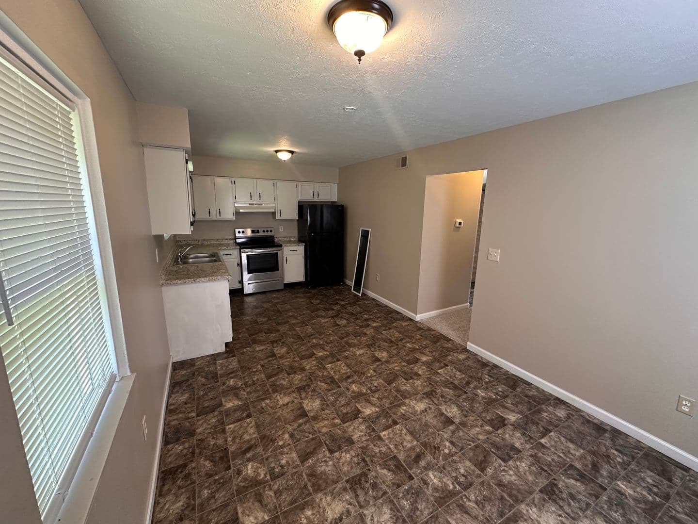 Indianapolis House: 8570 Fairway Trail