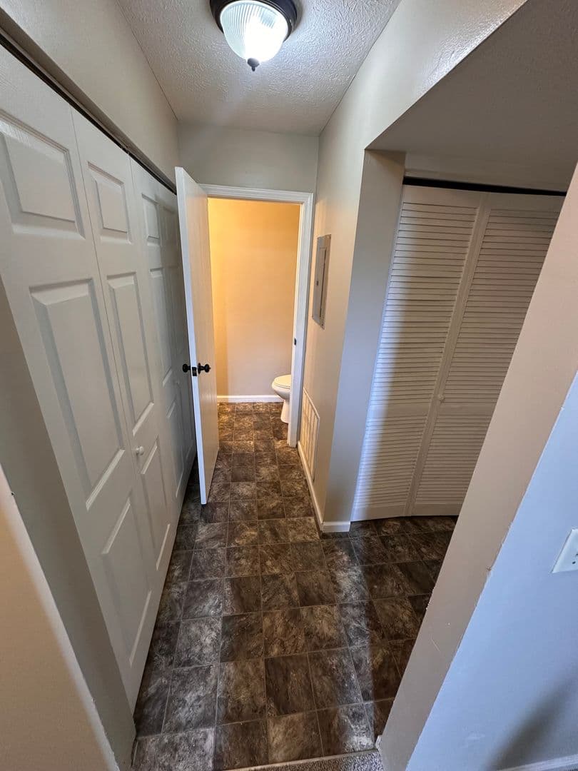 Indianapolis House: 8570 Fairway Trail