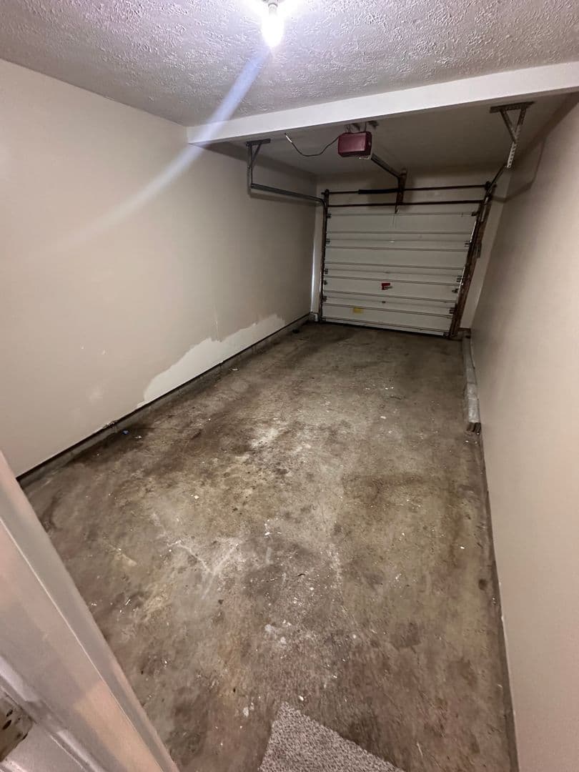 Indianapolis House: 8570 Fairway Trail