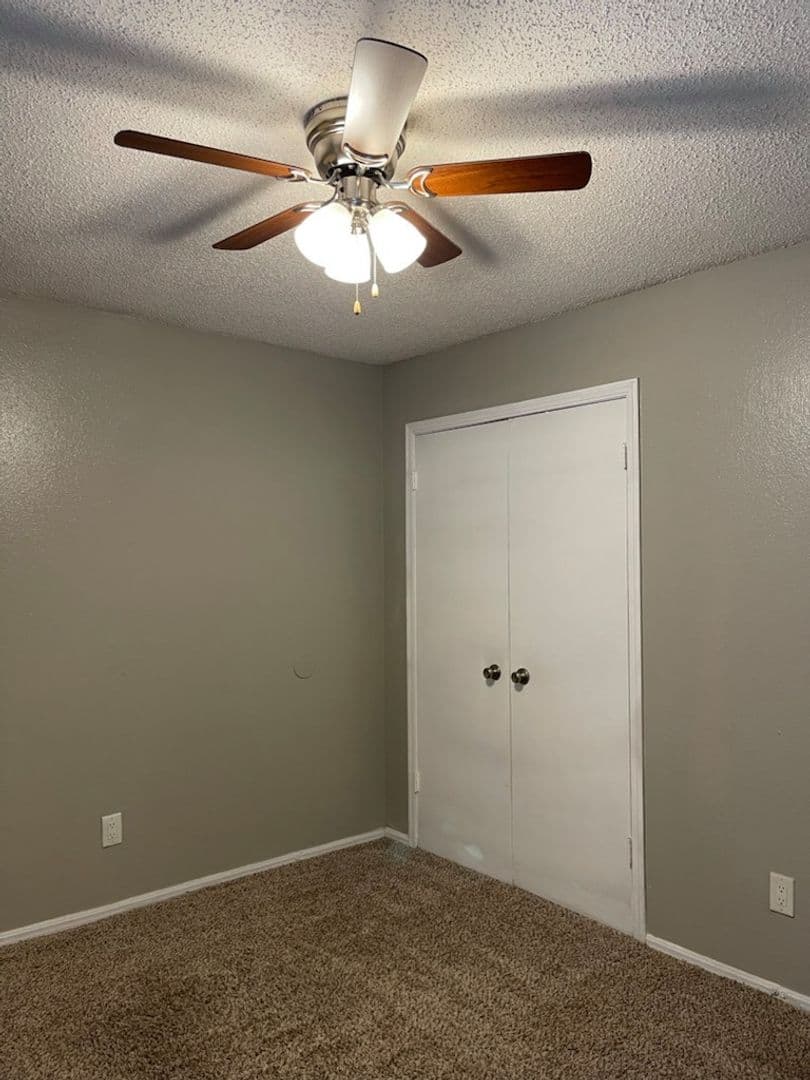 Edmond Apartment: 20 S Bryant Ave