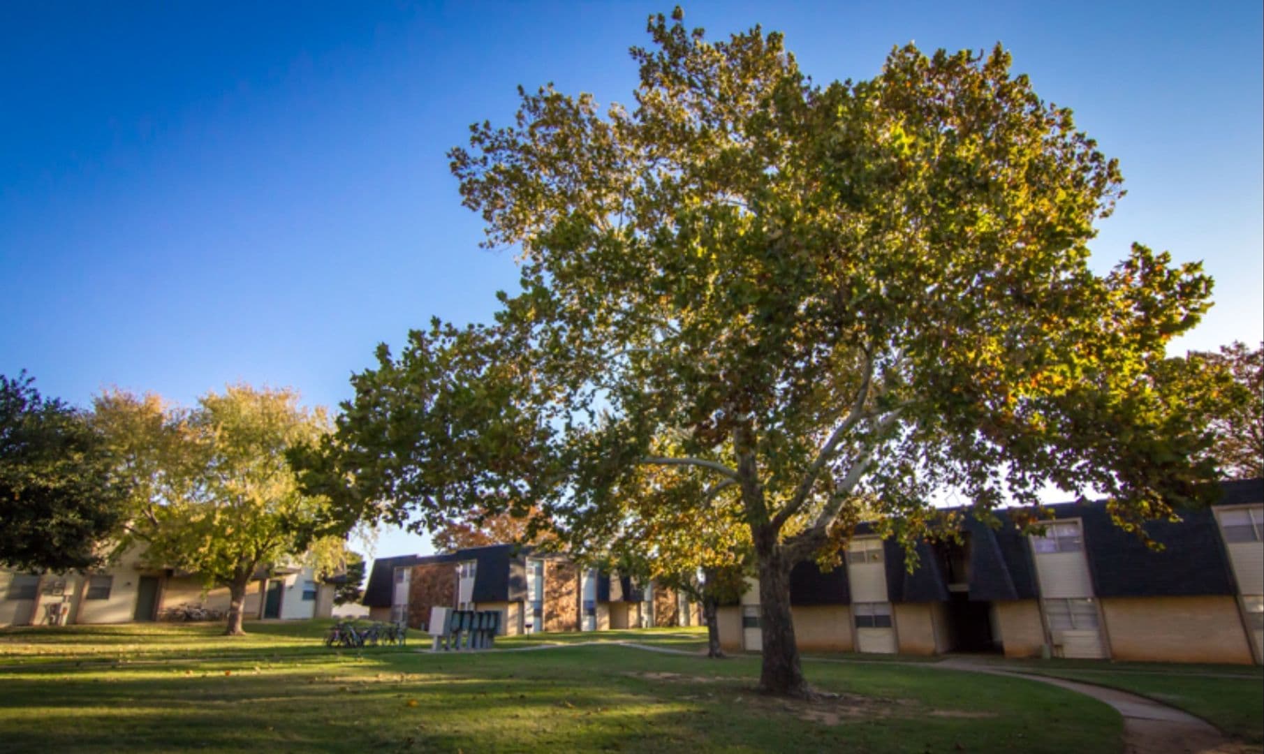 Edmond Apartment: 20 S Bryant Ave