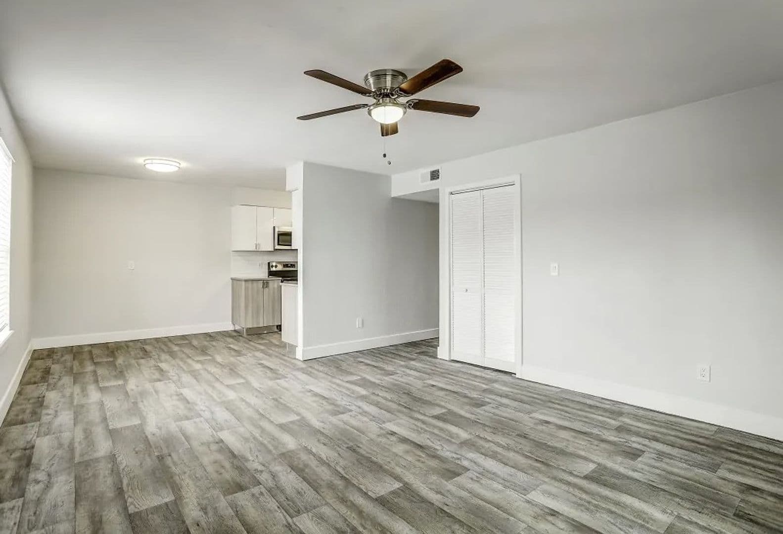 Oklahoma City Apartment: 11141 Springhollow Rd.