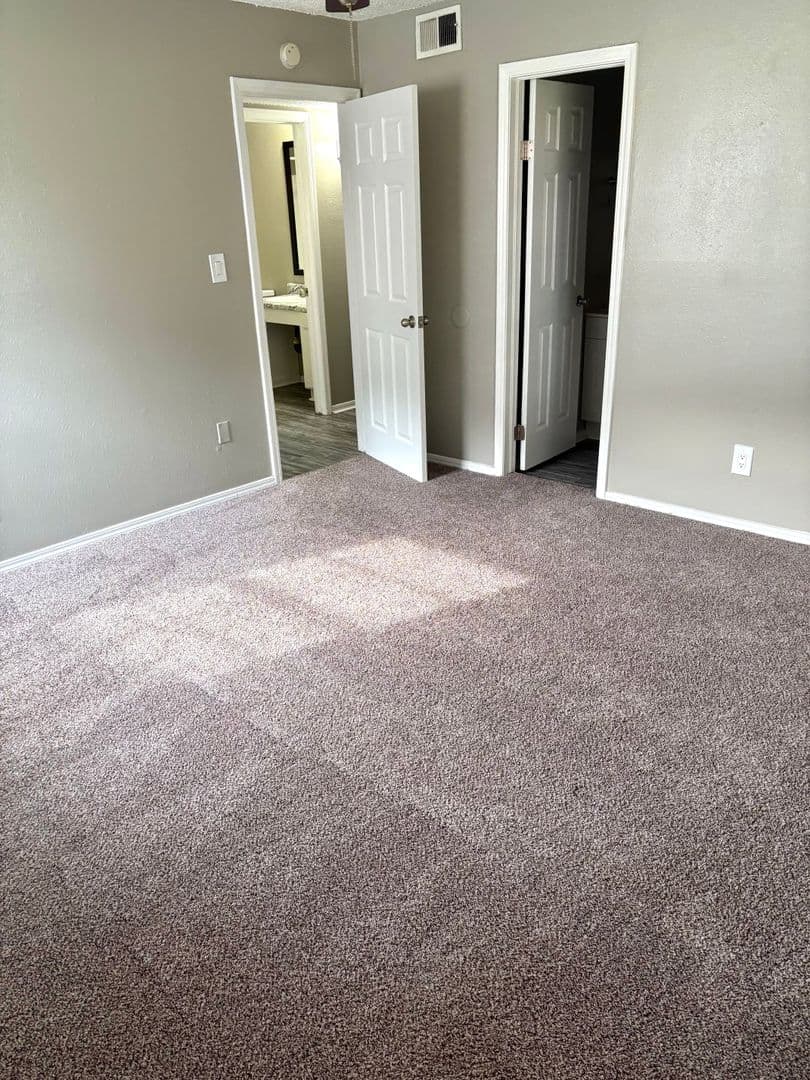 Edmond Apartment: 20 S Bryant Ave
