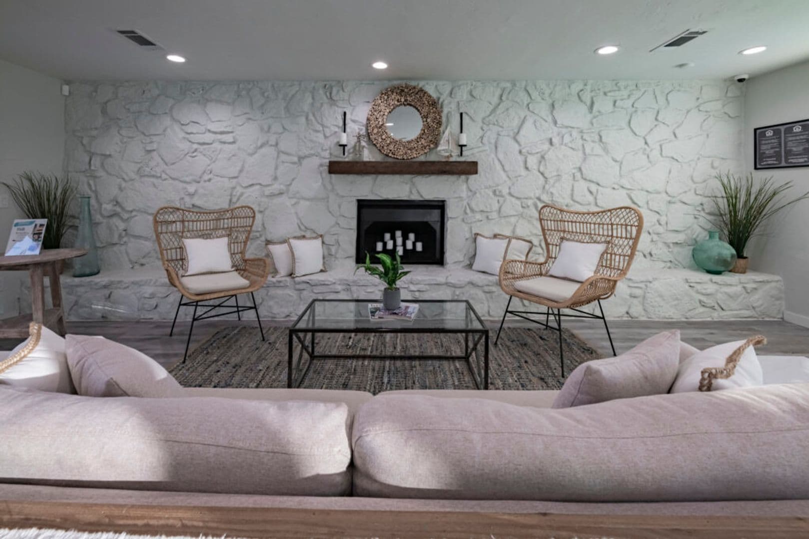 Oklahoma City Apartment: 11141 Springhollow Rd.