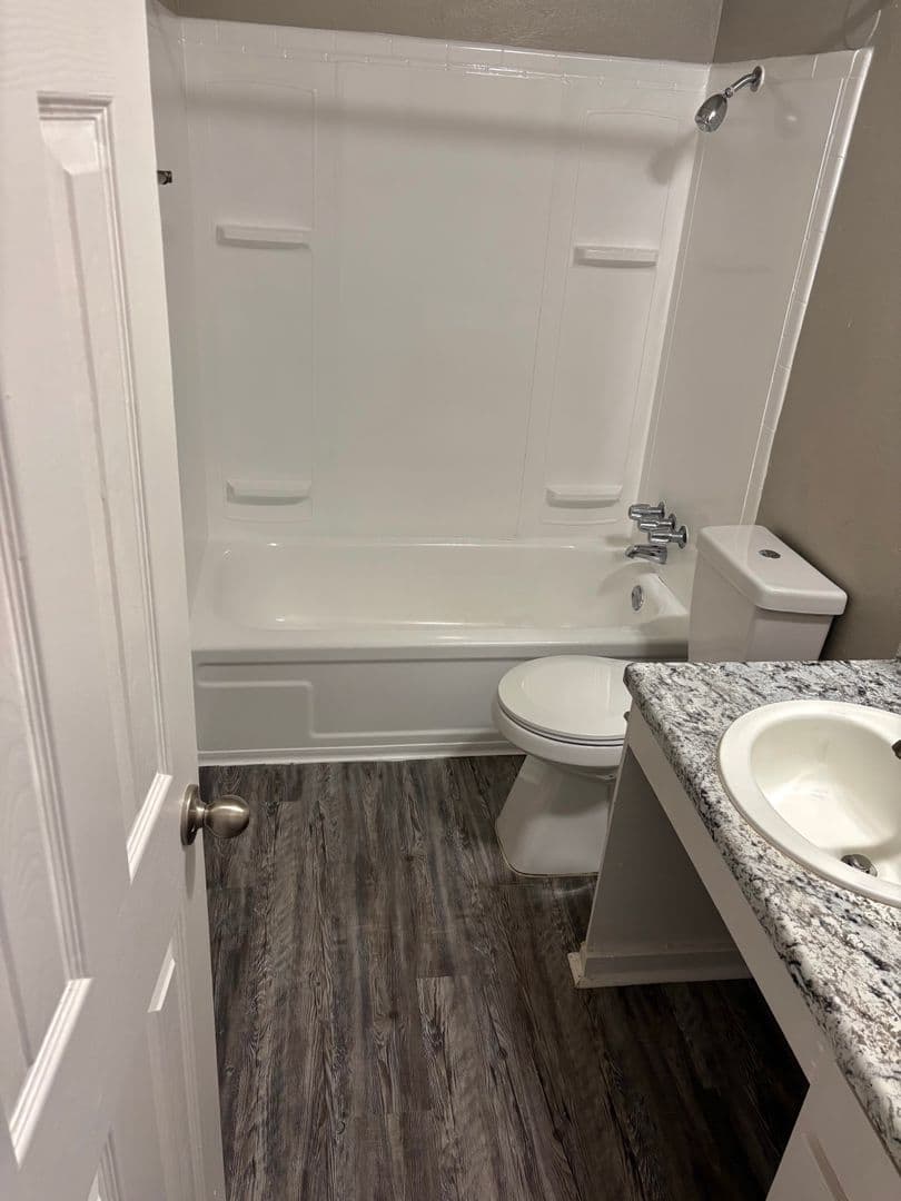 Edmond Apartment: 20 S Bryant Ave