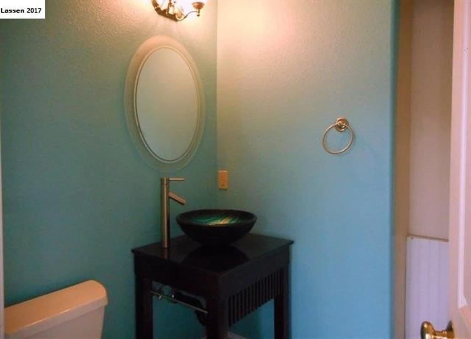 Litchfield House: 721-605 Center Rd.