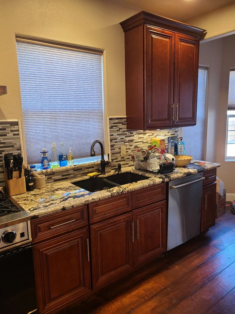 Litchfield House: 721-605 Center Rd.
