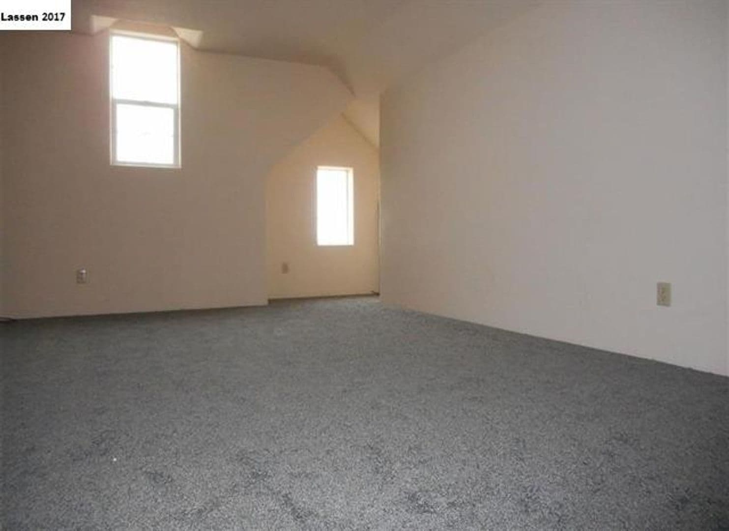 Litchfield House: 721-605 Center Rd.