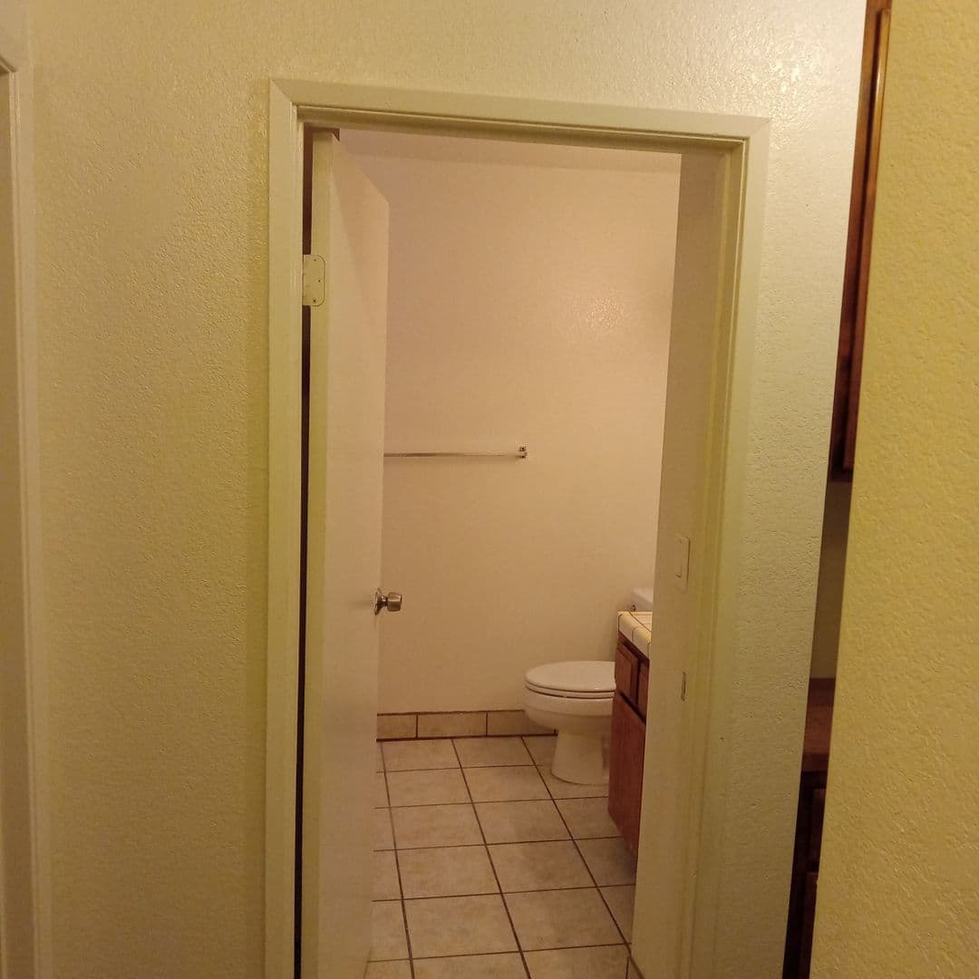 Tehachapi Apartment: 21640 Brook Dr.