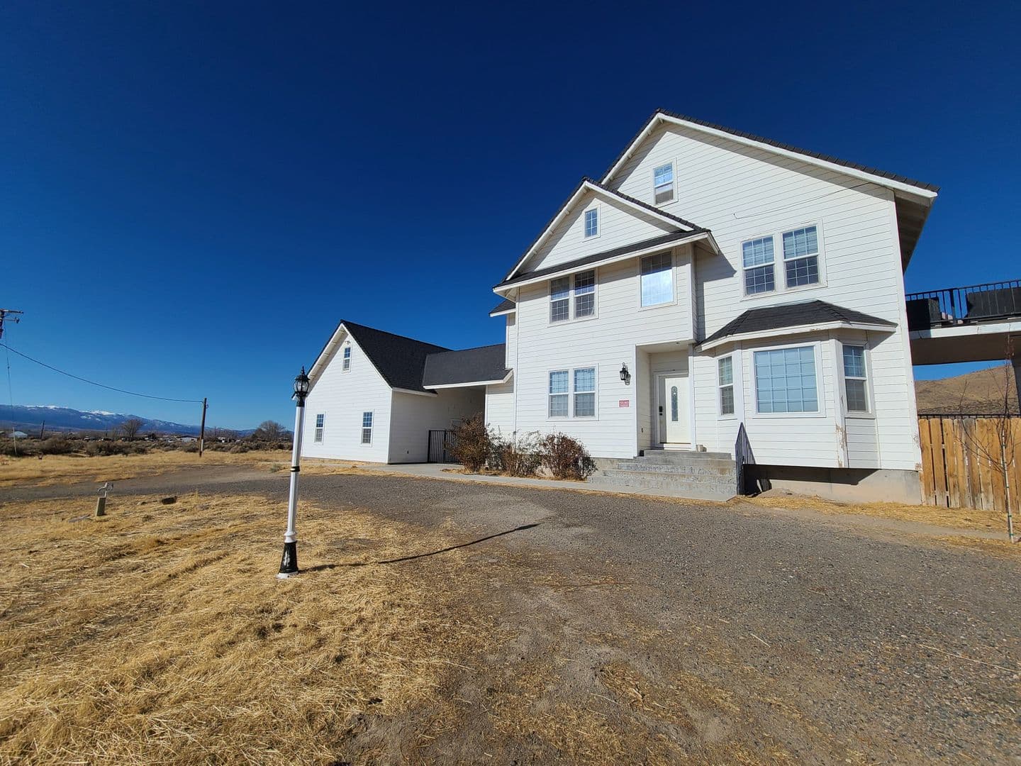 Litchfield House: 721-605 Center Rd.