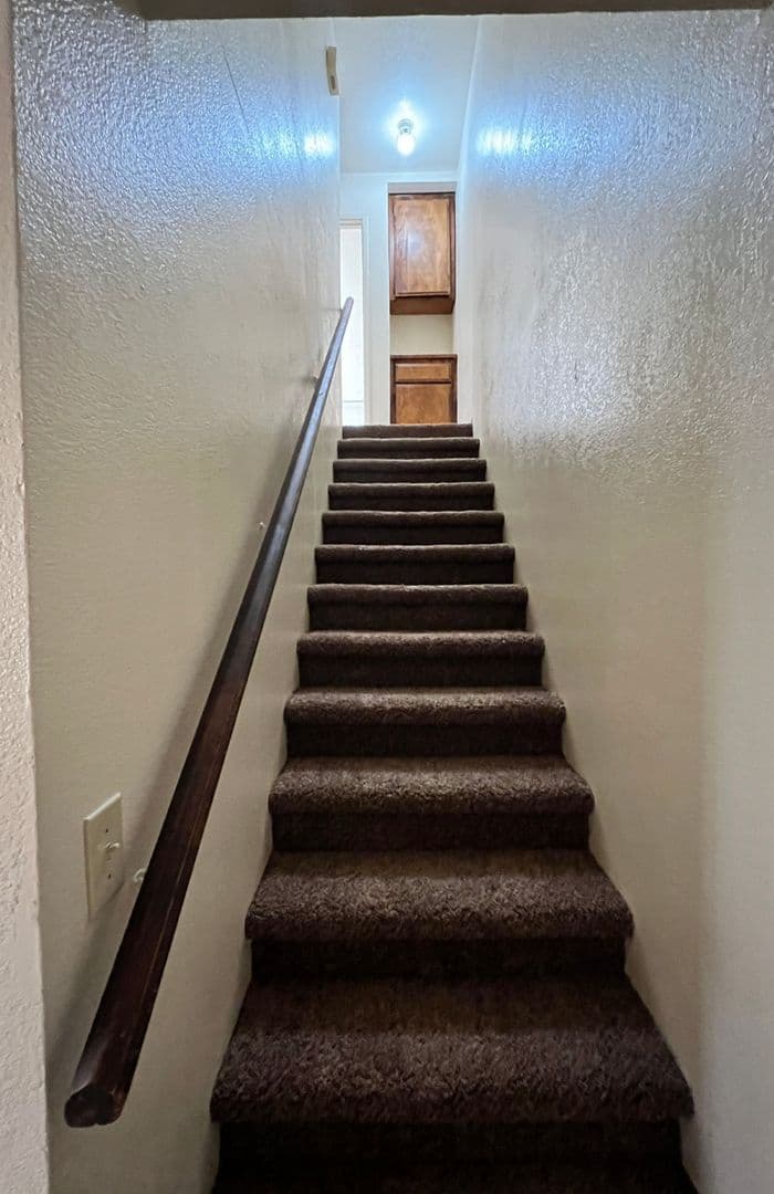 Tehachapi Apartment: 21640 Brook Dr.