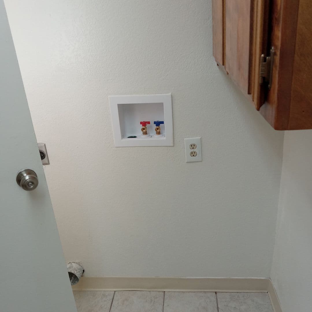 Tehachapi Apartment: 21640 Brook Dr.