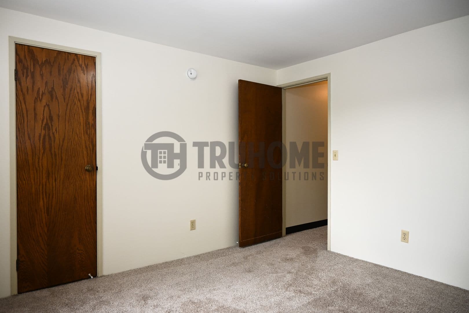 Grand Forks Apartment: 715 North 40th Street