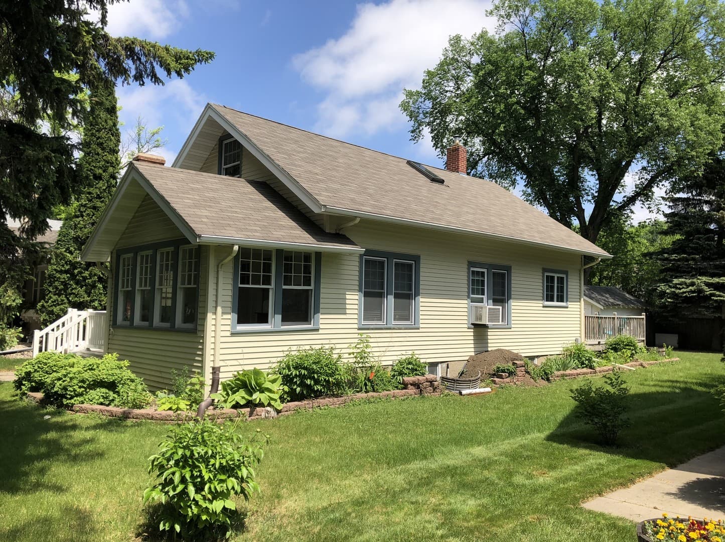Grand Forks House: 1209 Belmont Rd.