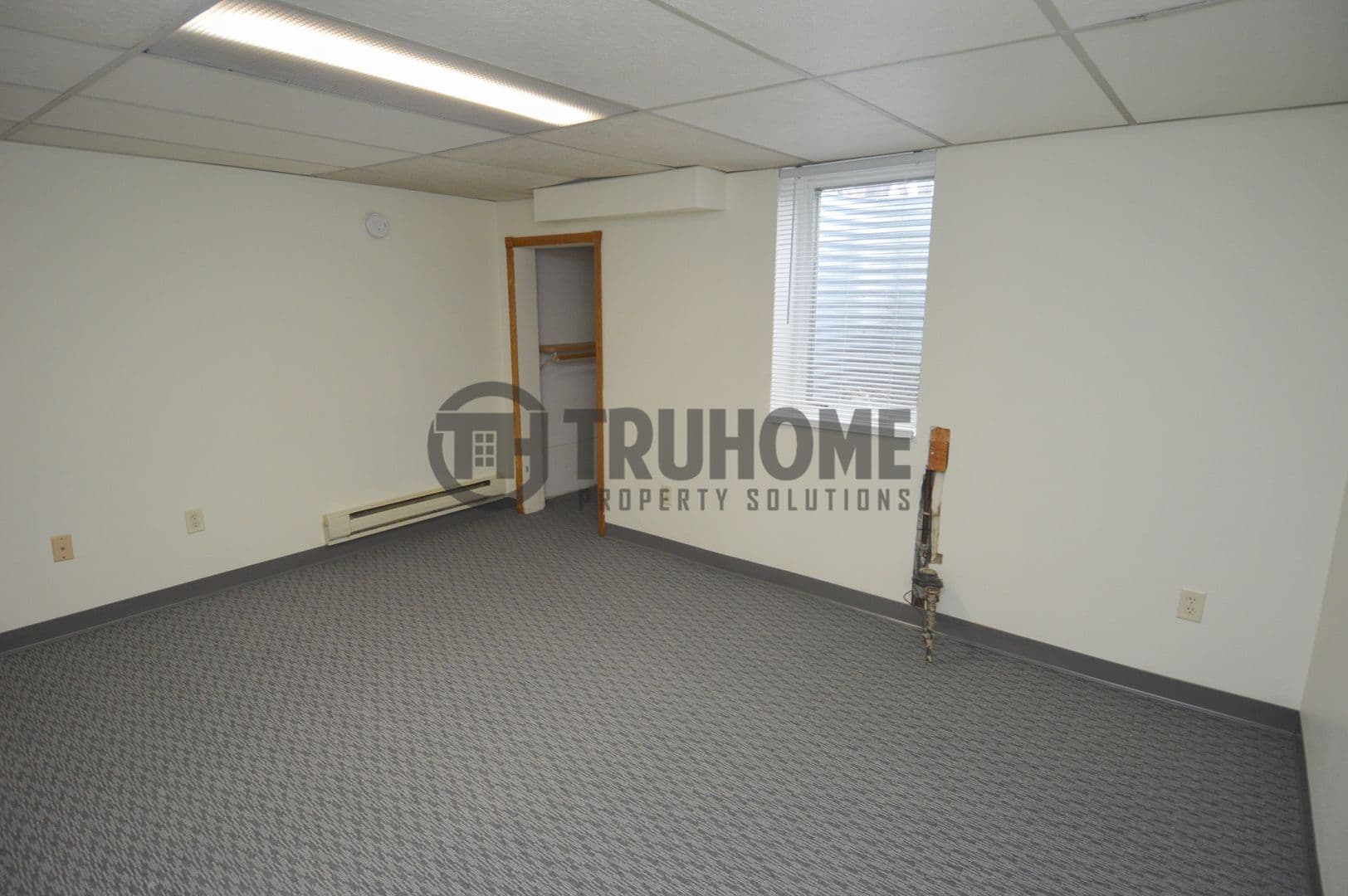 Grand Forks House: 2305 University Ave