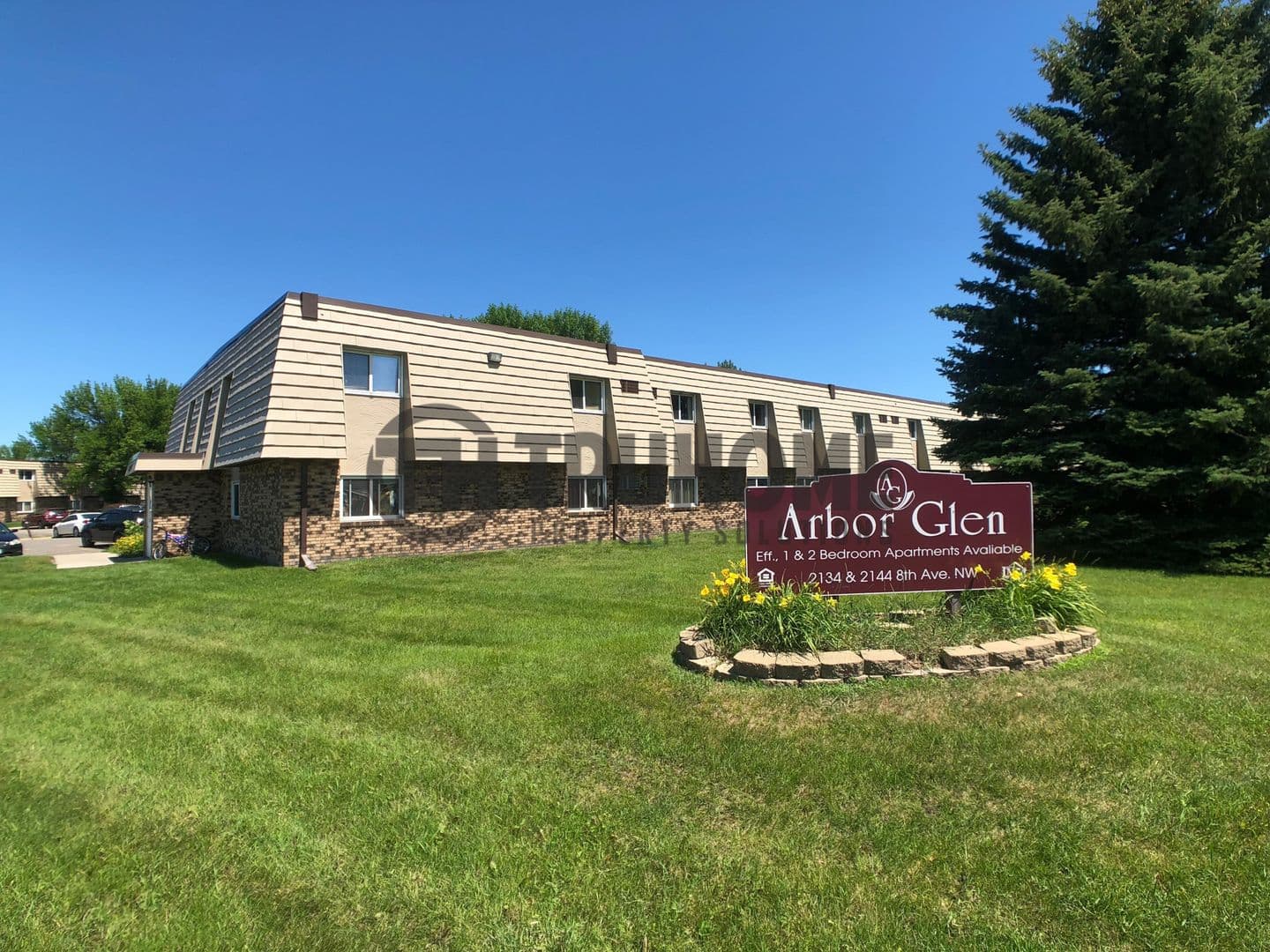 East Grand Forks Apartment: 2134 8th Ave NW
