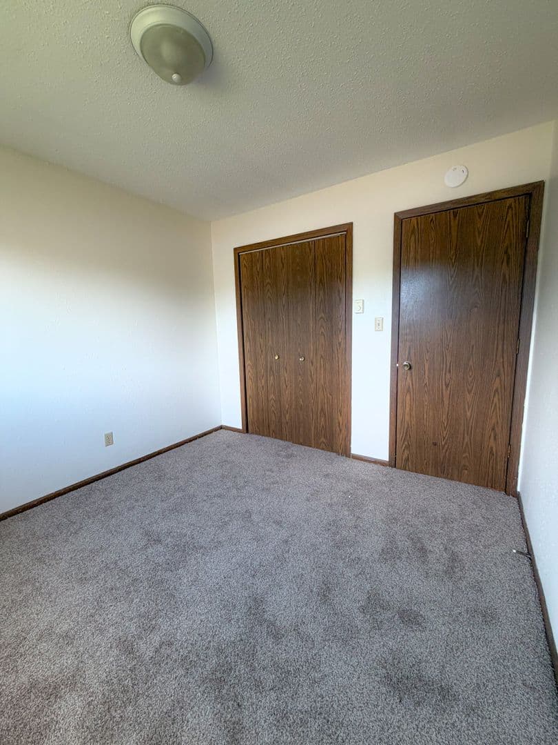 East Grand Forks Apartment: 2134 8th Ave NW