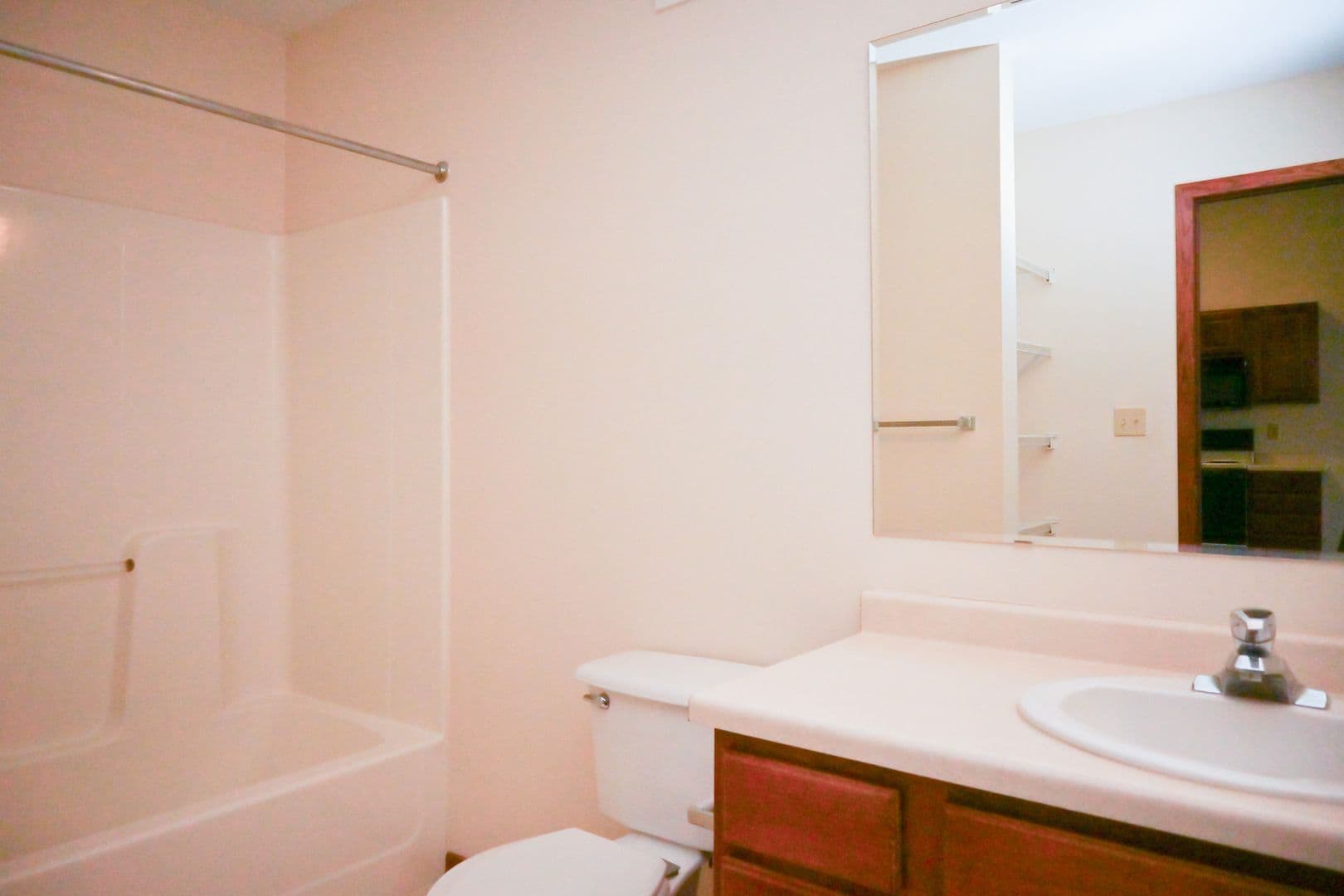 Grand Forks Apartment: 33 South 3rd Street