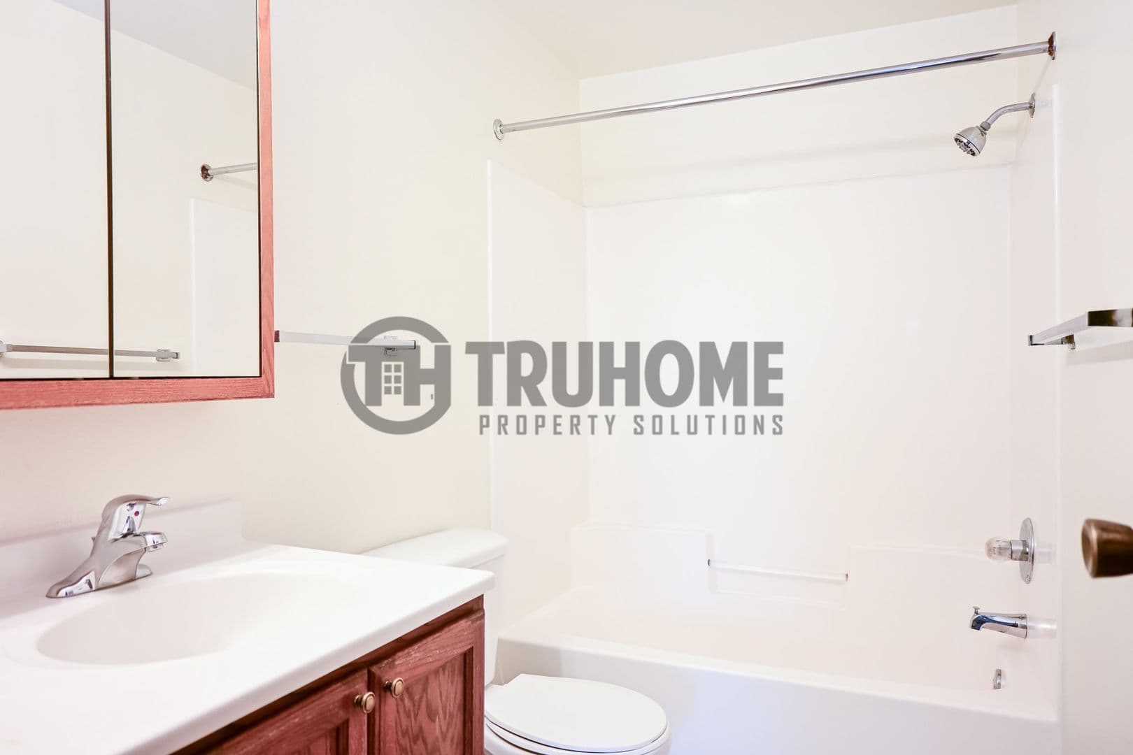 Grand Forks Apartment: 715 North 40th Street